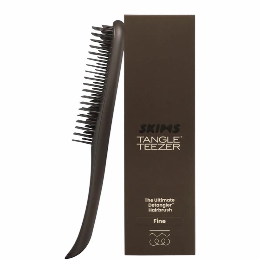 Skims x Tangle Teezer — The Ultimate Detangler Hairbrush
